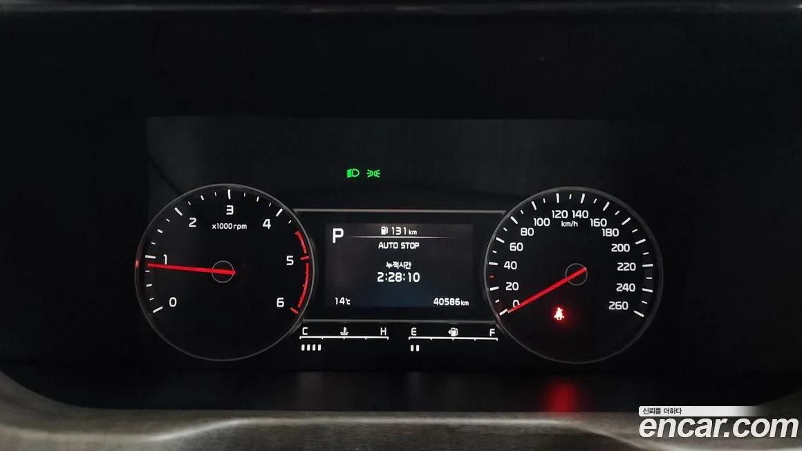 Kia Sorento — фото 8