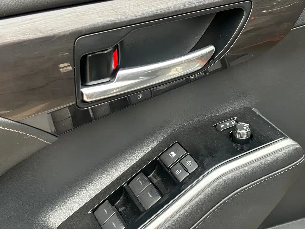Toyota Crown Kluger 2022 из CN, фото 4