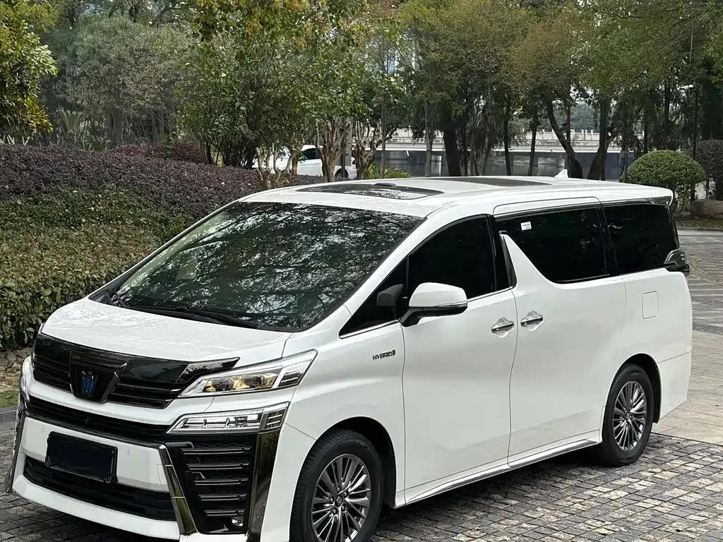 Toyota Vellfire 2023 из CN, фото 1