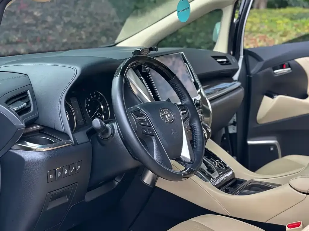 Toyota Vellfire 2023 из CN, фото 8