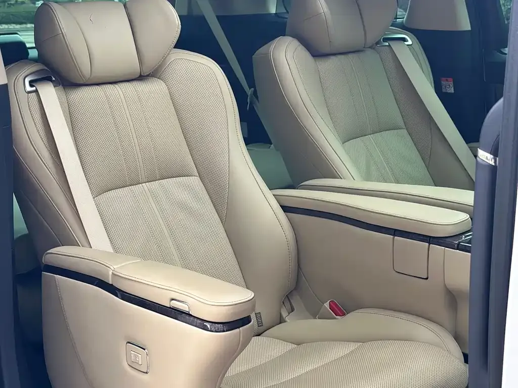 Toyota Vellfire 2023 из CN, фото 2