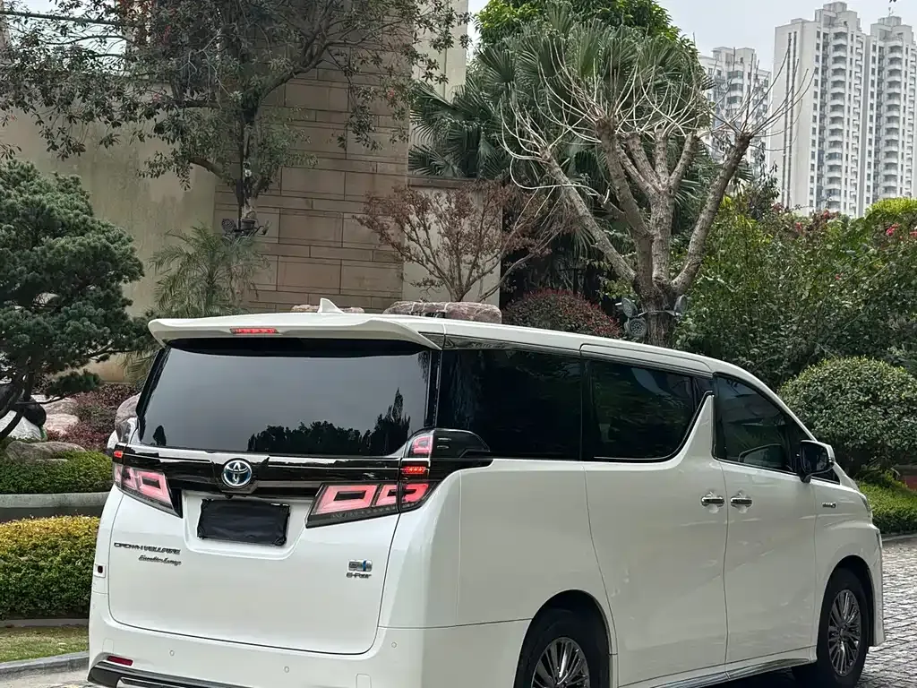 Toyota Vellfire 2023 из CN, фото 9