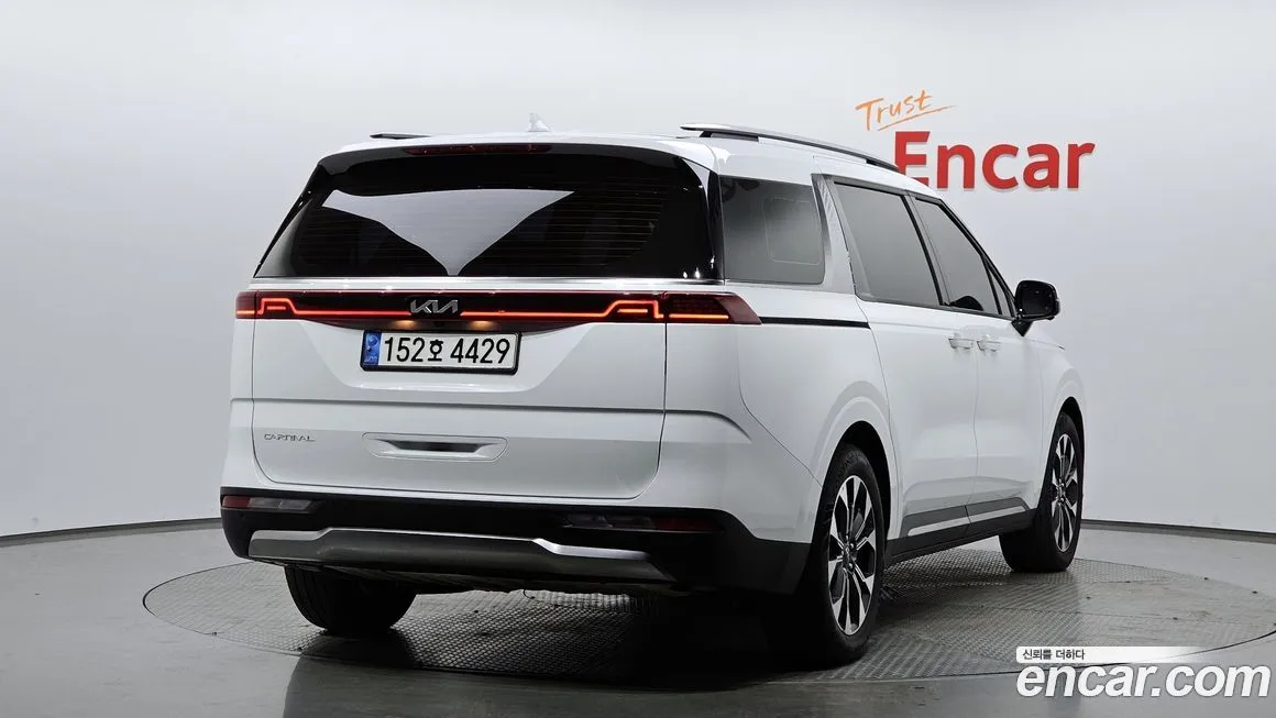 Kia Carnival — фото 4