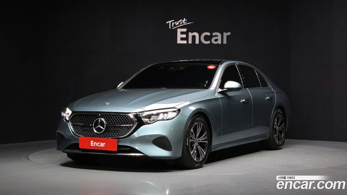 Mercedes-Benz E-Class — фото 1