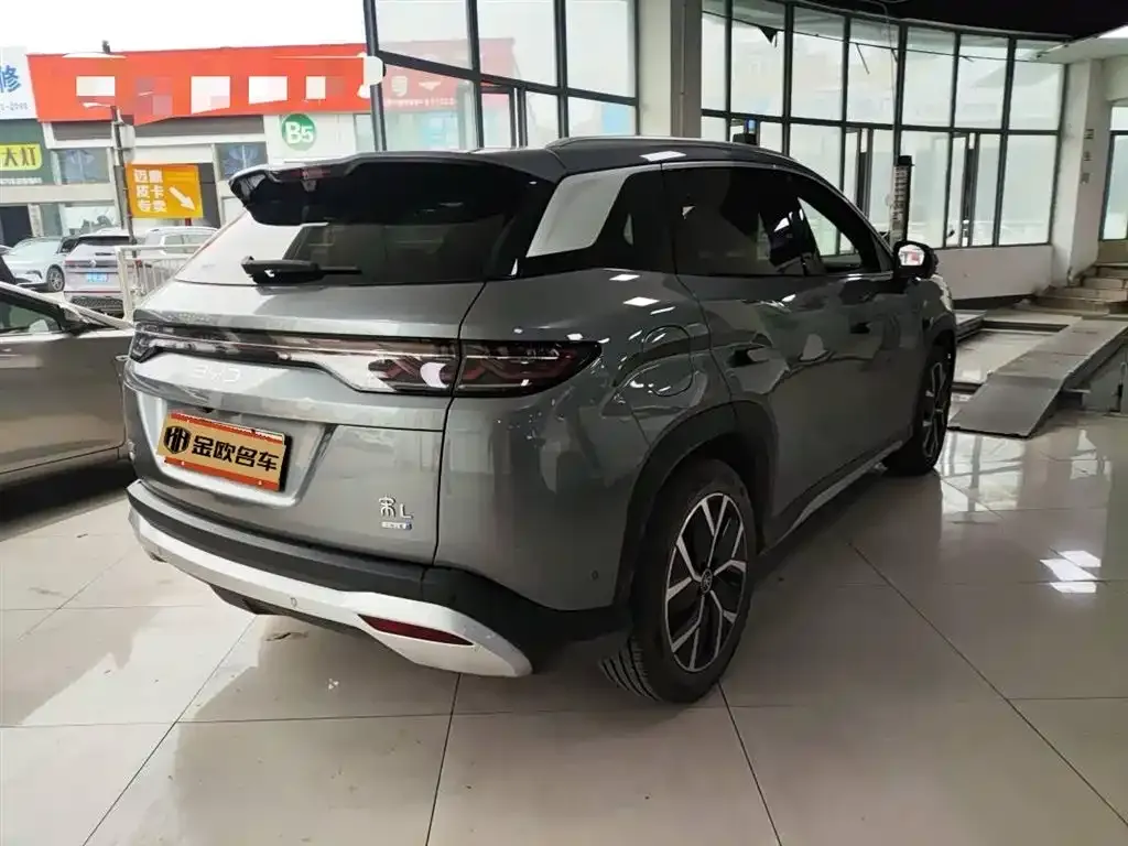 BYD L DM-i — фото 4