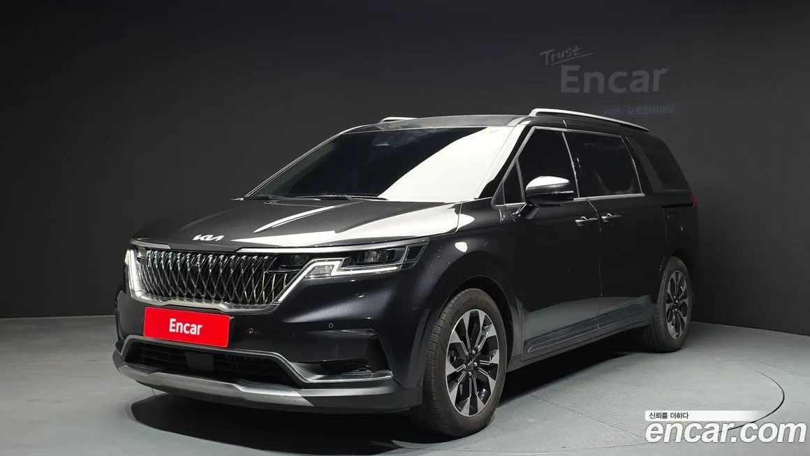 Kia Carnival — фото 1