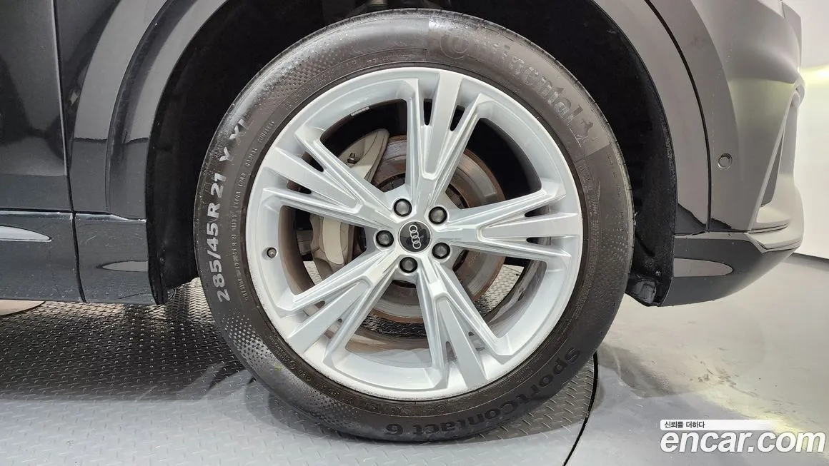 Audi Q8 2023 из KR, фото 2
