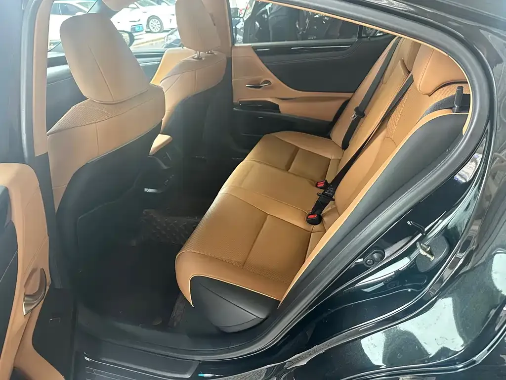 Lexus ES 2024 из CN, фото 4