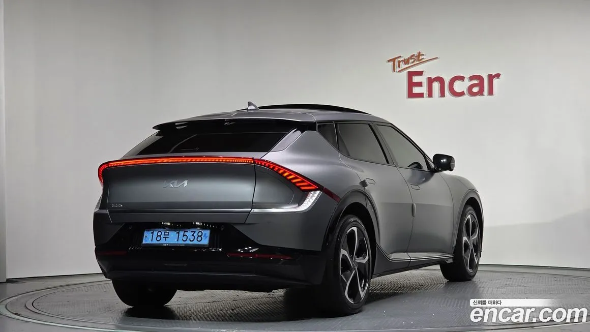 Kia EV6 — фото 7