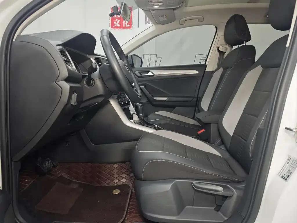 Volkswagen T-Roc 2022 из CN, фото 2