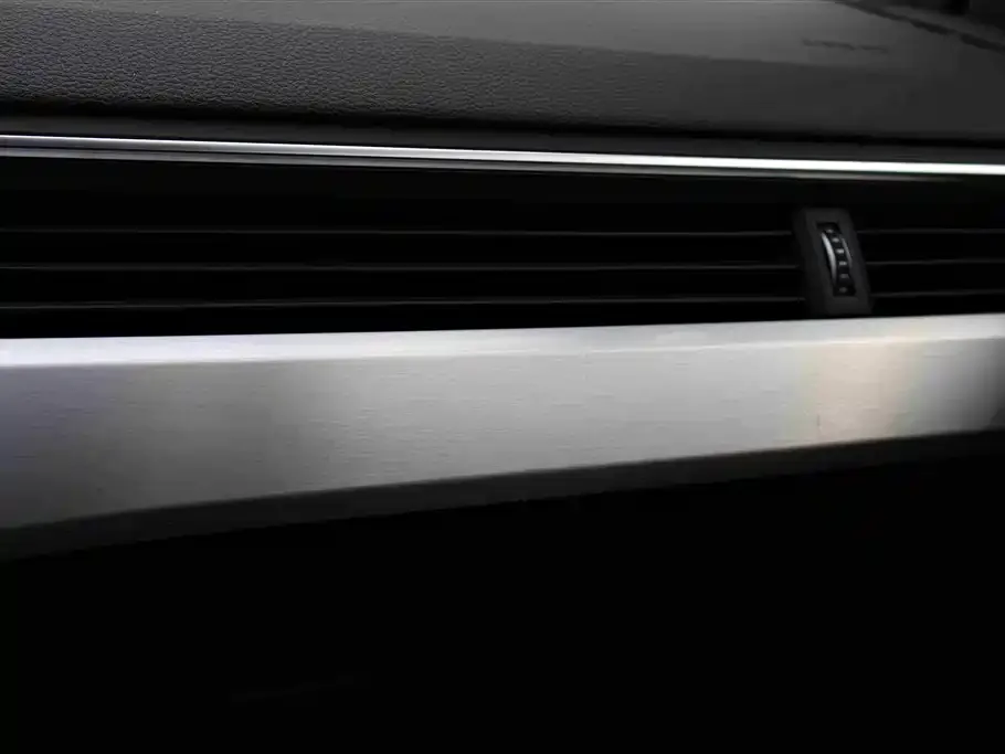 Audi A4L 2024 из CN, фото 7