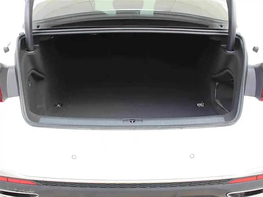 Audi A4L 2024 из CN, фото 3