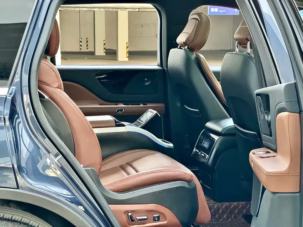 Lincoln Aviator 2021 из CN, фото 3