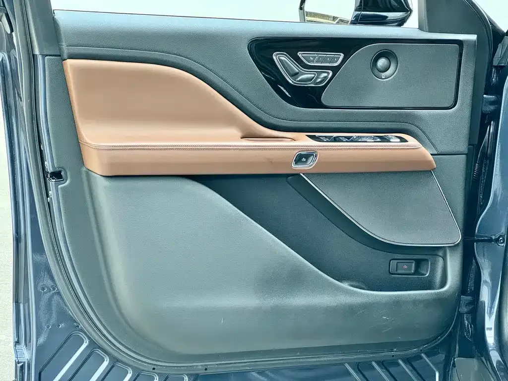 Lincoln Aviator 2021 из CN, фото 9