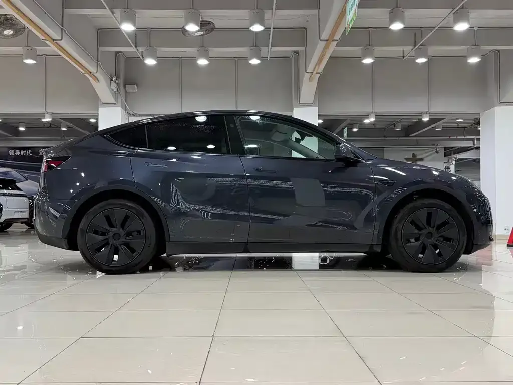 Tesla Model Y 2024 из CN, фото 3