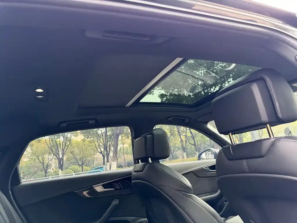 Audi A4L 2023 из CN, фото 3