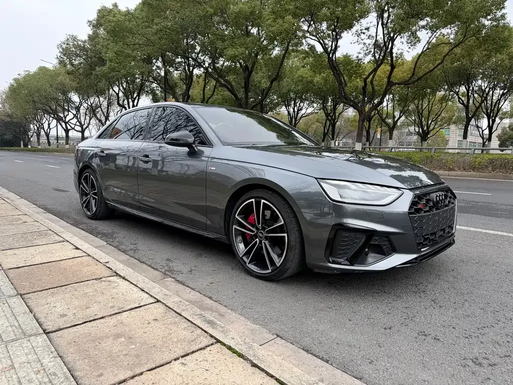 Audi A4L 2023 из CN, фото 4