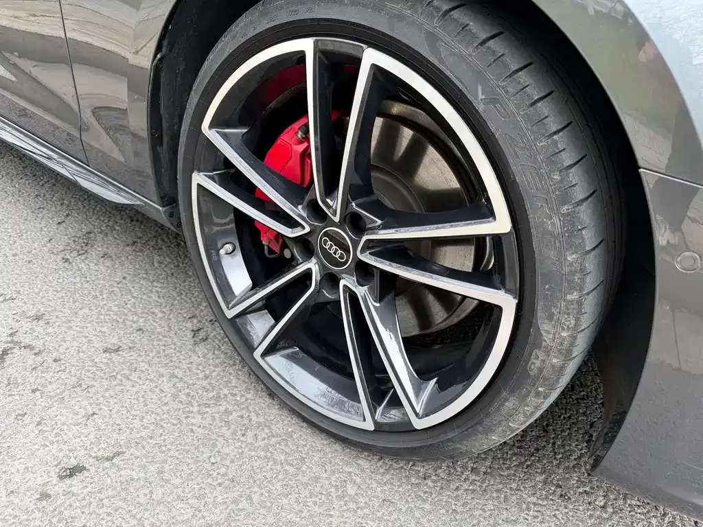 Audi A4L 2023 из CN, фото 10