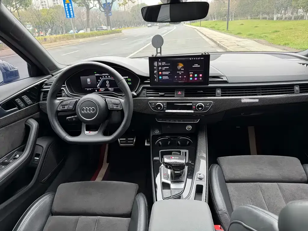 Audi A4L 2023 из CN, фото 7