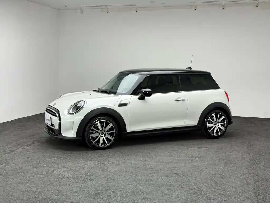 MINI Cooper (3-door) 2023 из CN, фото 2