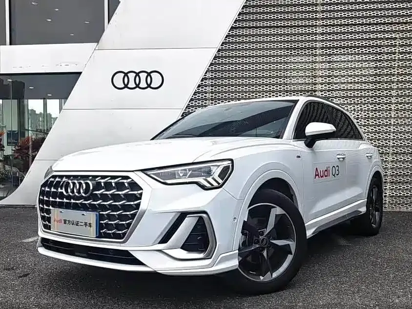 Audi Q3 2023 из CN, фото 1