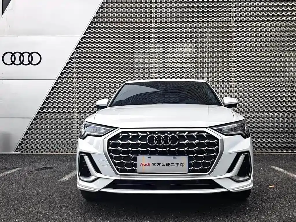Audi Q3 2023 из CN, фото 7