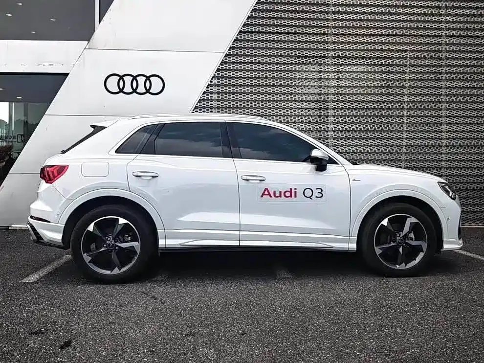 Audi Q3 2023 из CN, фото 10