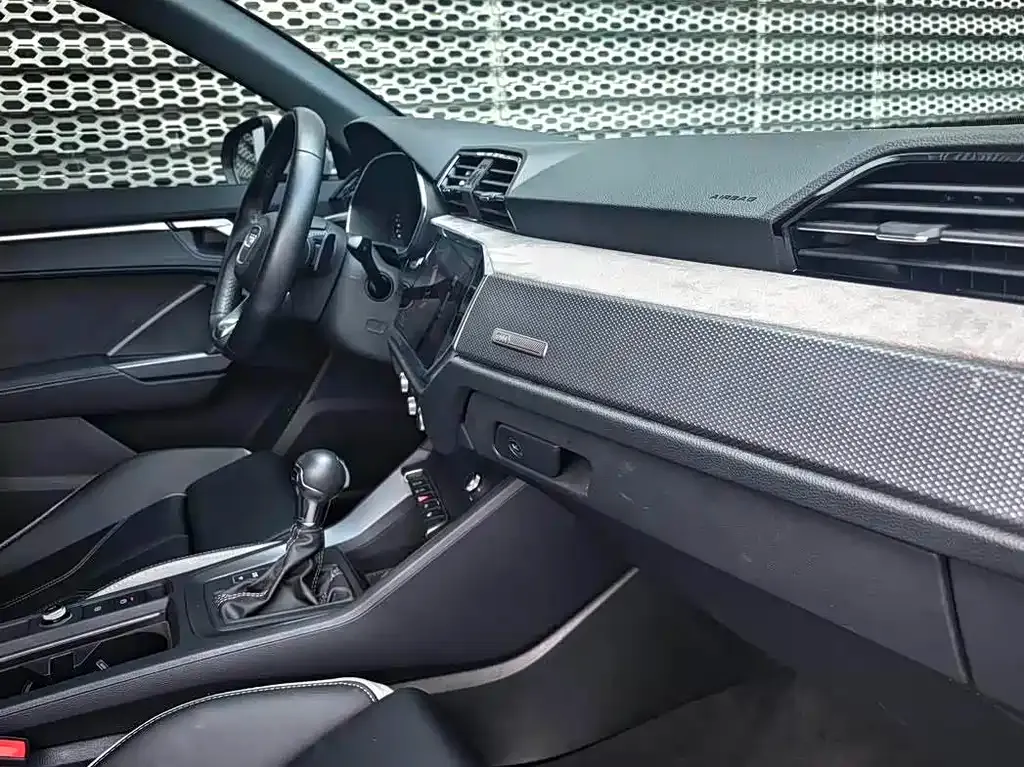 Audi Q3 2023 из CN, фото 9