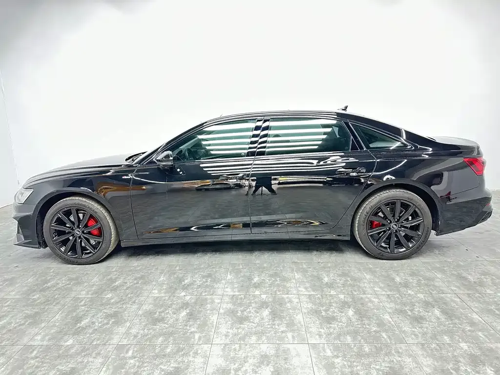 Audi A6L 2023 из CN, фото 3