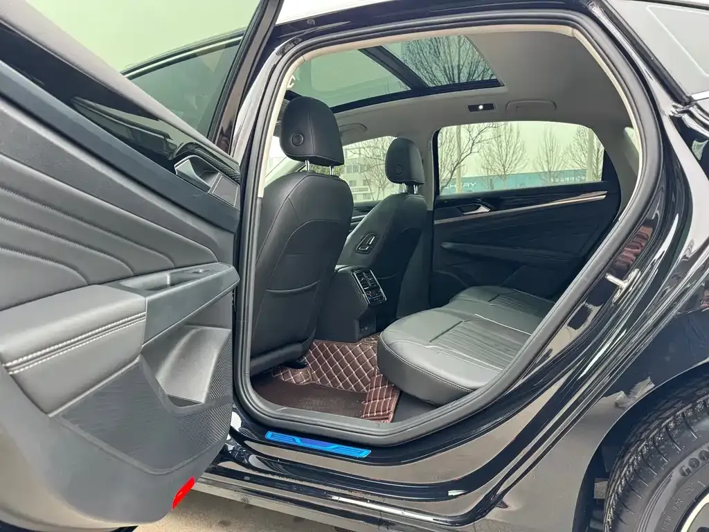 Volkswagen Passat — фото 7