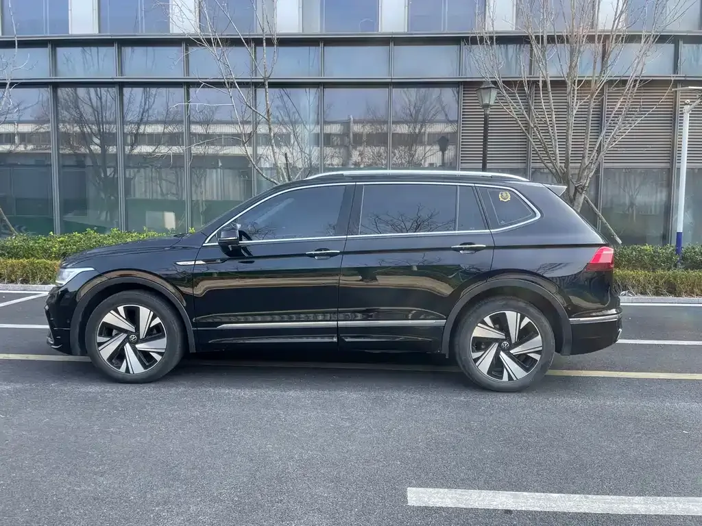 Volkswagen Tiguan L 2023 из CN, фото 7