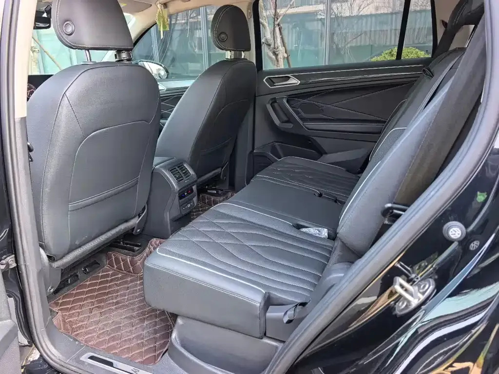 Volkswagen Tiguan L 2023 из CN, фото 3