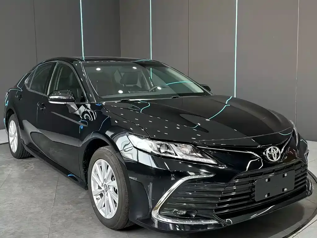 Toyota Camry — фото 10