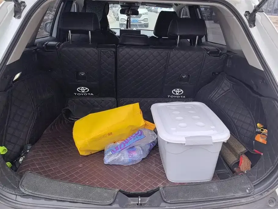 Toyota Corolla Cross 2023 из CN, фото 2