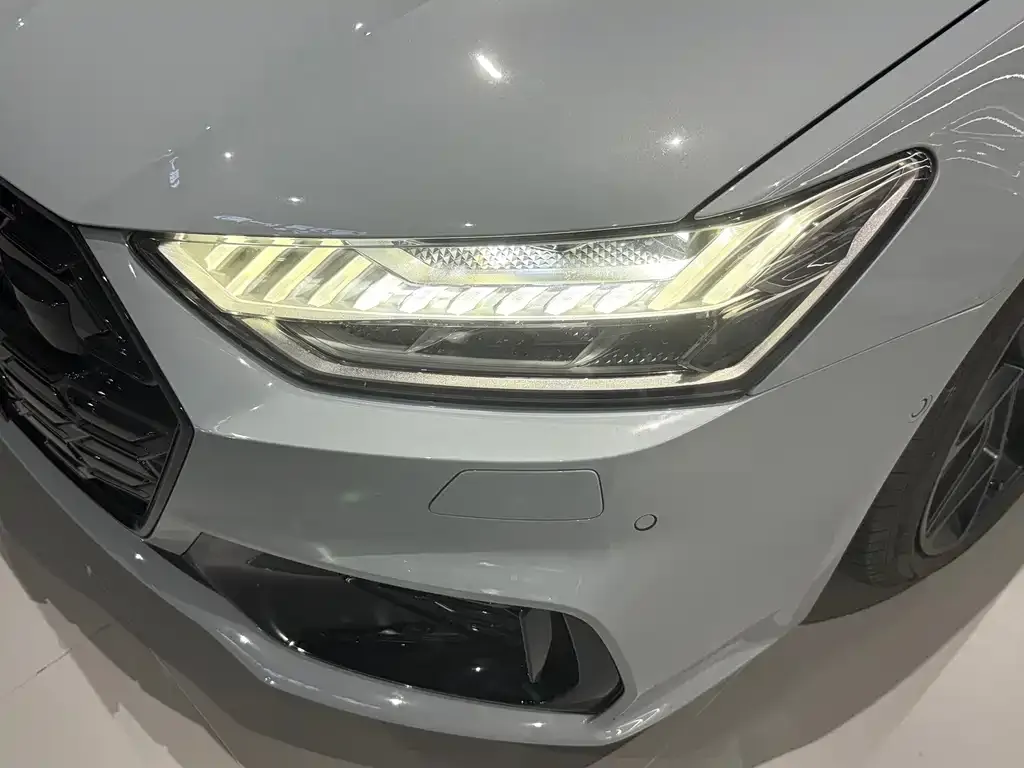 Audi A7L — фото 9