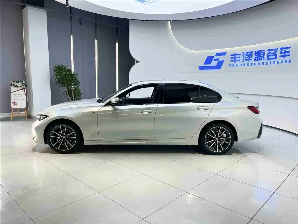 BMW 3 Series 2023 из CN, фото 10