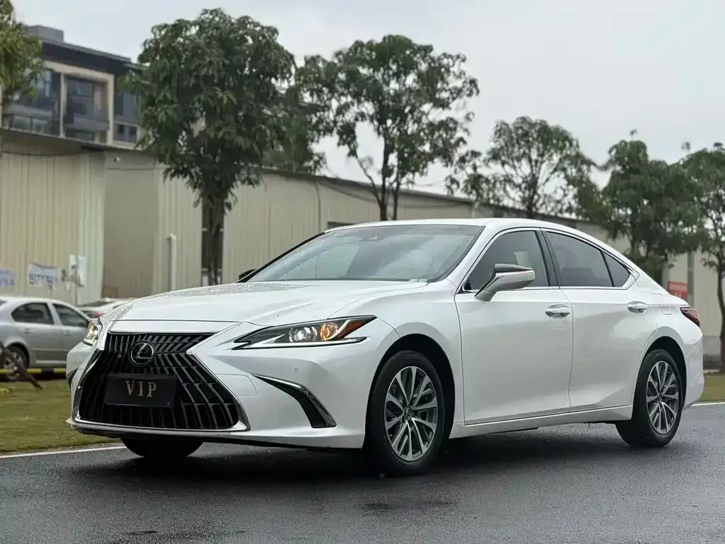 Lexus ES 2023 из CN, фото 1