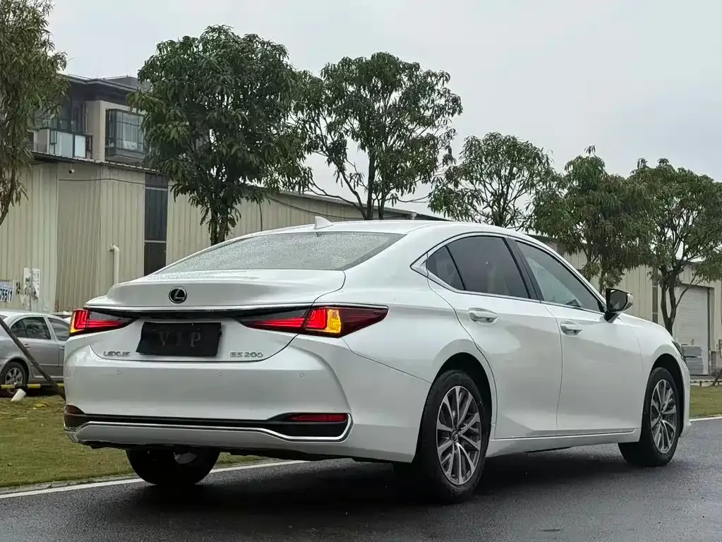 Lexus ES 2023 из CN, фото 2