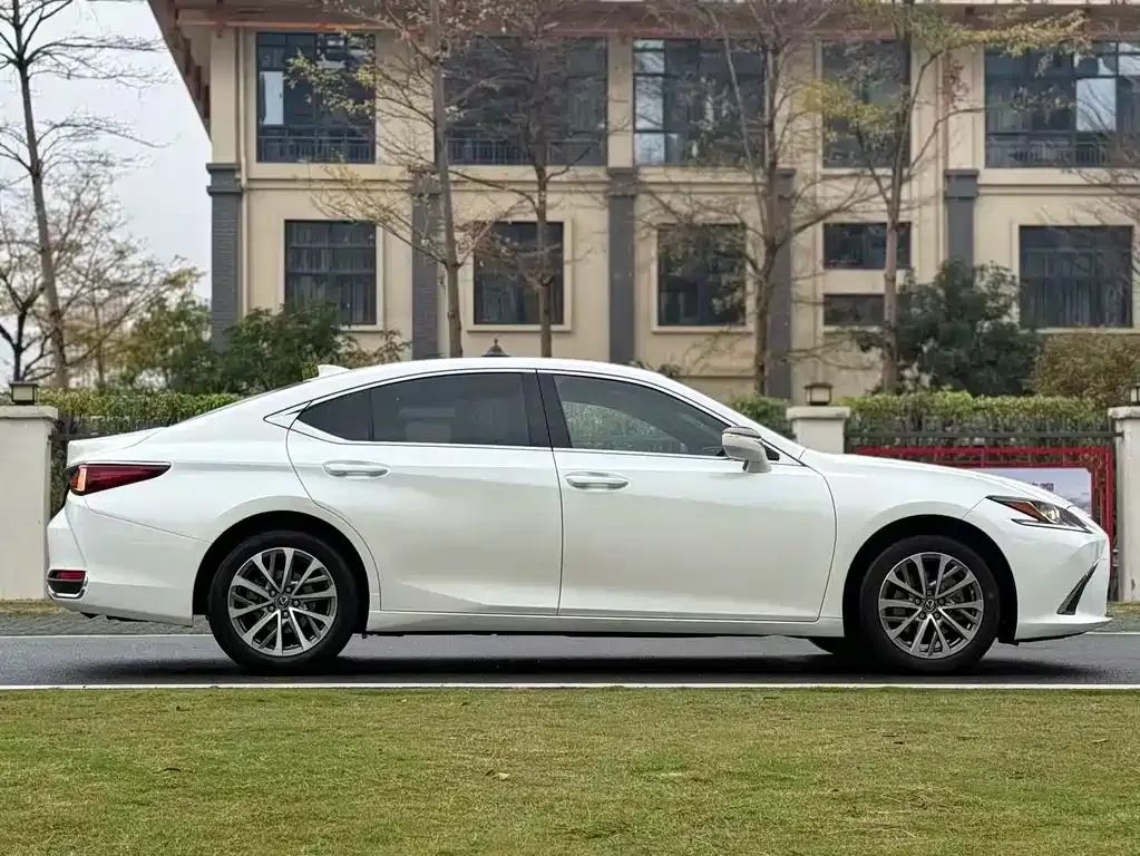 Lexus ES 2023 из CN, фото 6