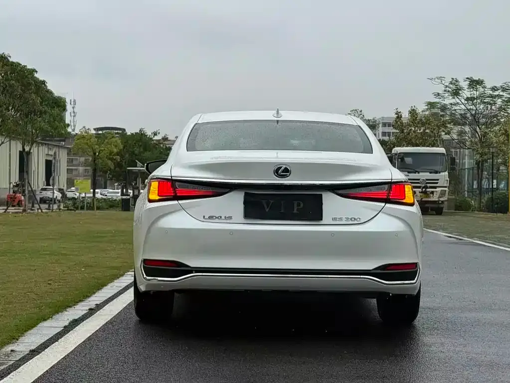 Lexus ES 2023 из CN, фото 3