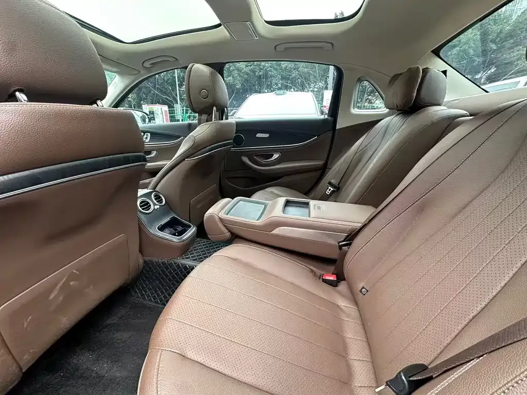 Mercedes-Benz E-Class 2023 из CN, фото 6