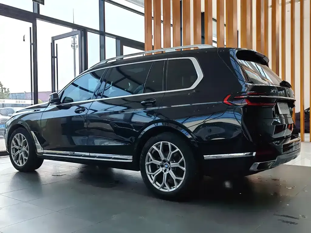 BMW X7 — фото 4
