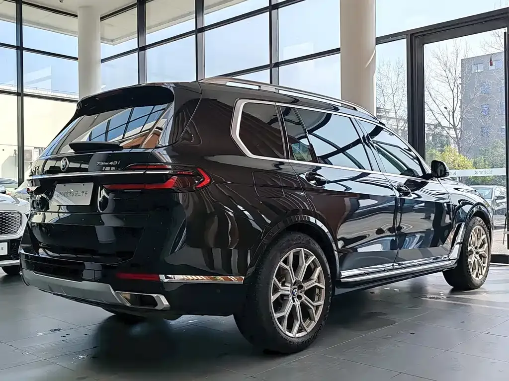 BMW X7 — фото 6