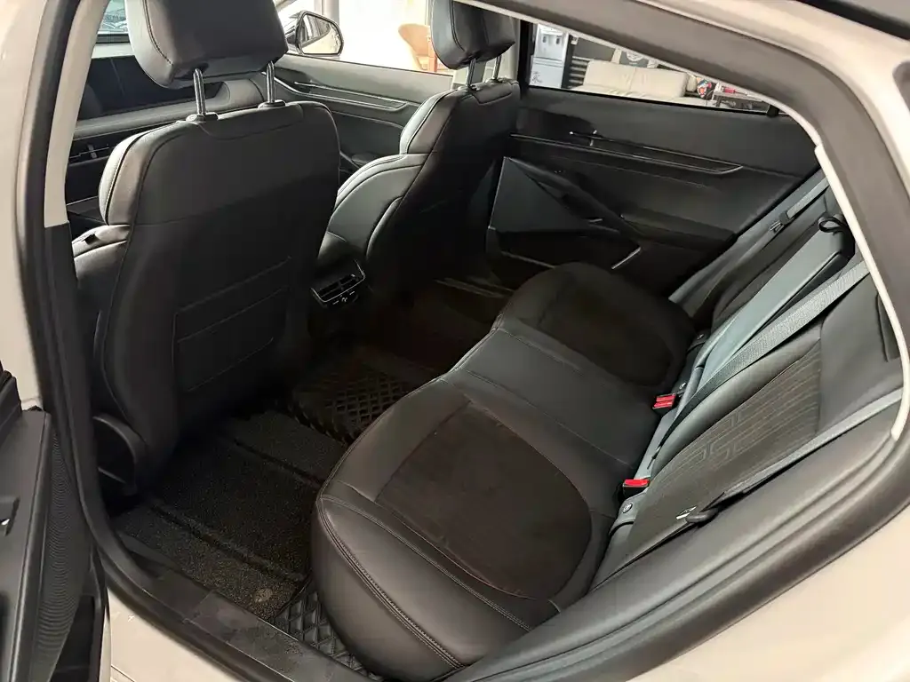 Ford Mondeo 2023 из CN, фото 6