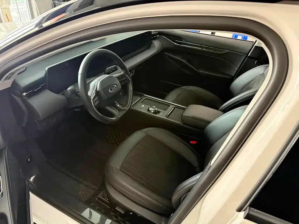 Ford Mondeo 2023 из CN, фото 8