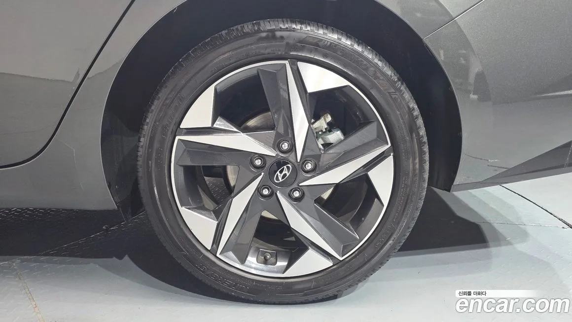 Hyundai AVANTE — фото 3
