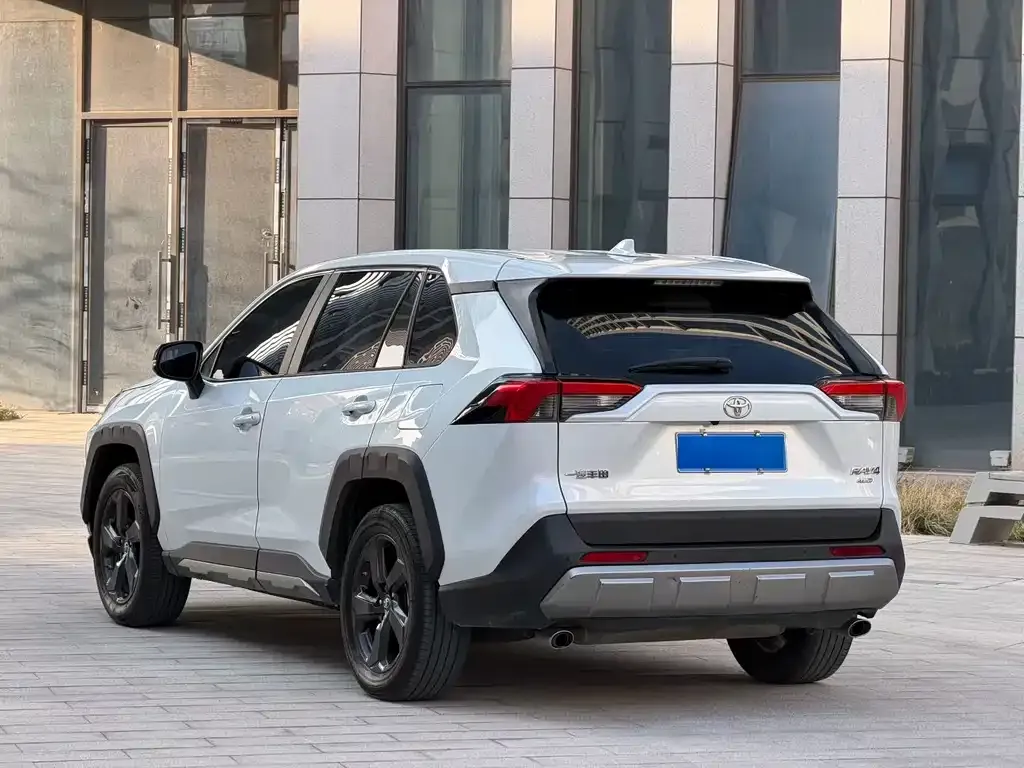Toyota RAV4 2022 из CN, фото 8