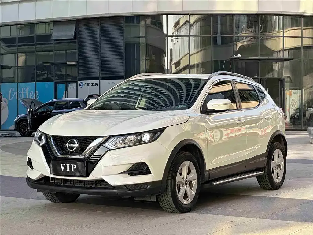 Nissan Qashqai — фото 1