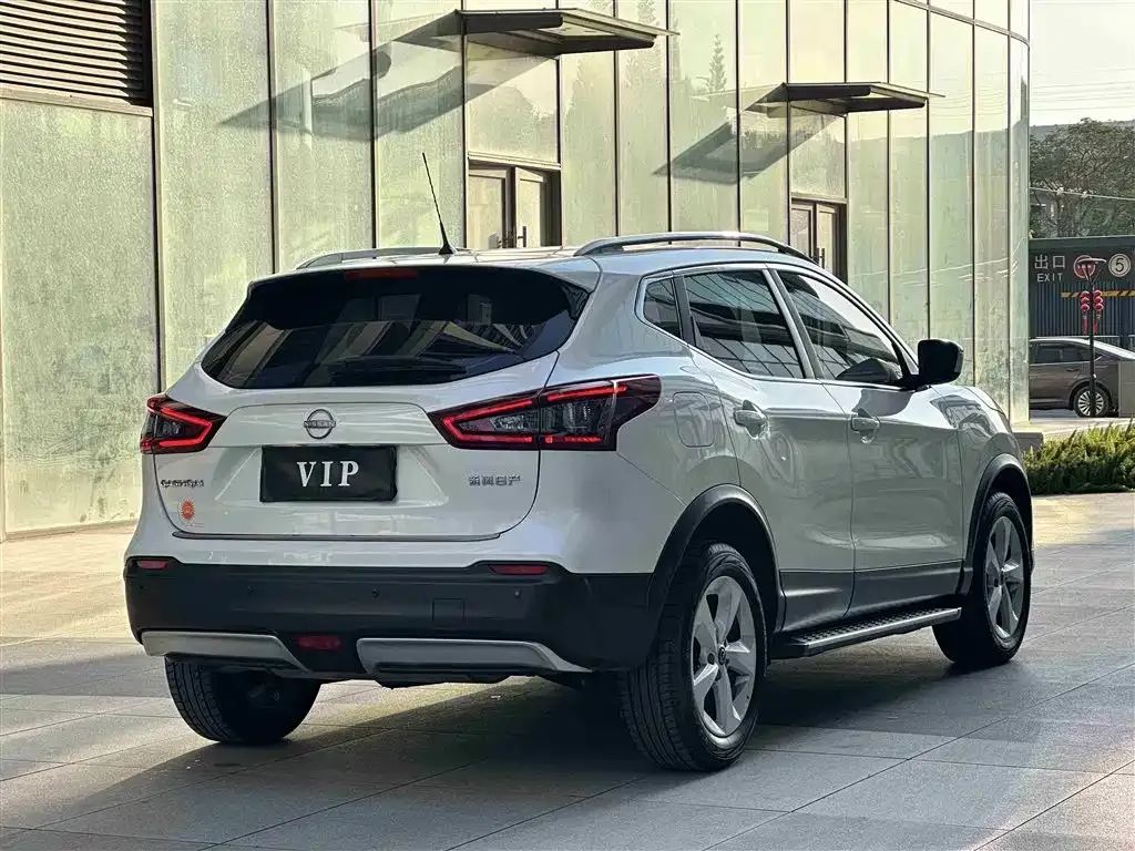 Nissan Qashqai — фото 4