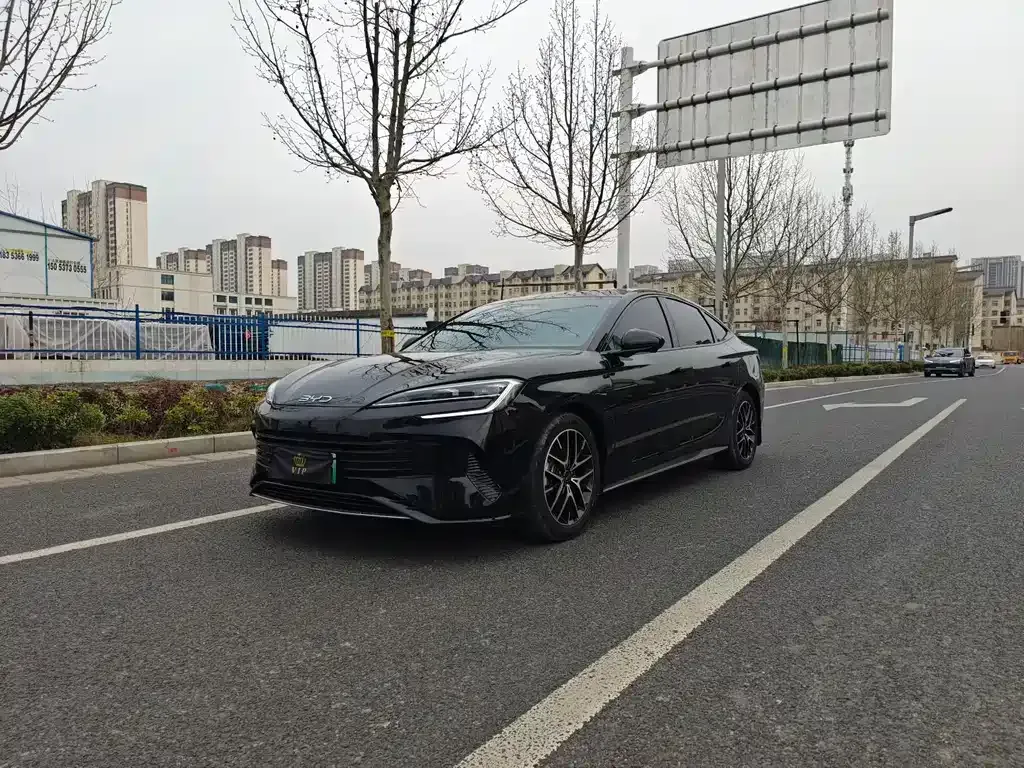 BYD Seal — фото 1